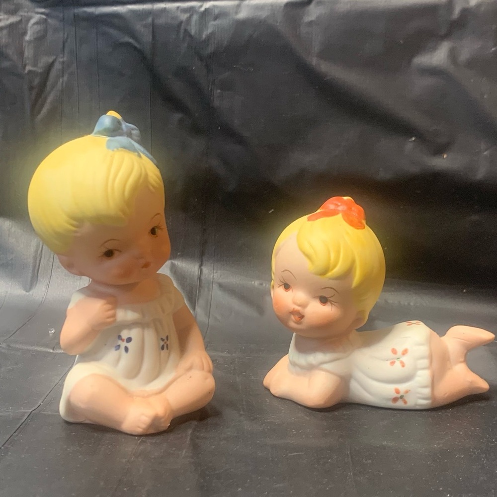 Adorable Ceramic Baby Figurines with Bows 2 porcelain piano babies